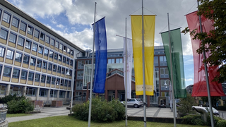 Landratswahlen in der Wetterau - Fünf Herausforderer für Jan Weckler