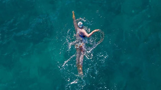 Marburger Extremschwimmerin schreibt Buch: "Im Meer bin ich zuhause"