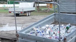 Angriff auf Dorffest in Egling: Unbekannter verletzt Gäste und flüchtet