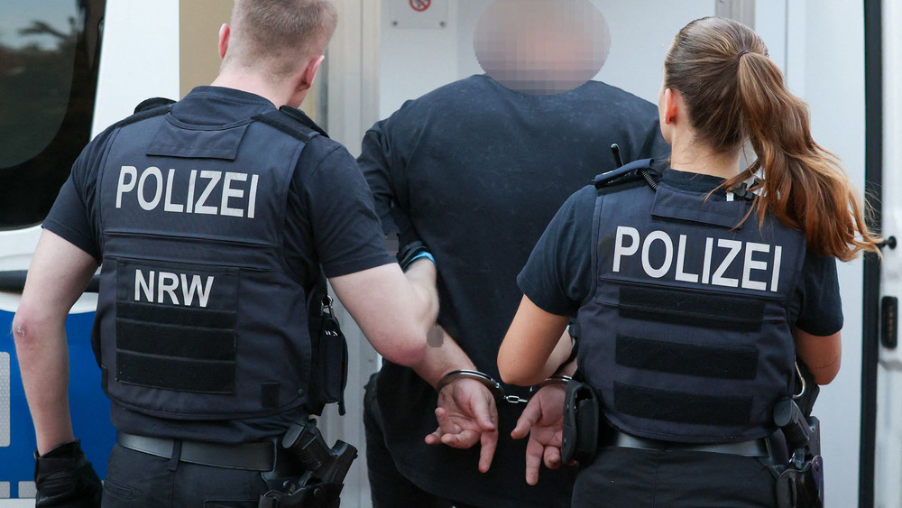 Groß angelegte Razzia gegen Geldwäscher und «Hells Angels»