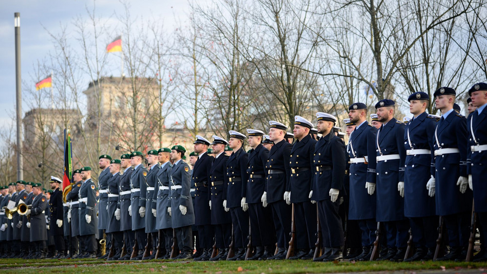 70. Jahrestag der Bundeswehr - Feierliches Gelöbnis