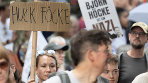 Hunderte protestieren in Frankfurt gegen AfD-Politik