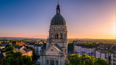 Christuskirche in Mainz verwandelt sich in ein Wohnzimmer