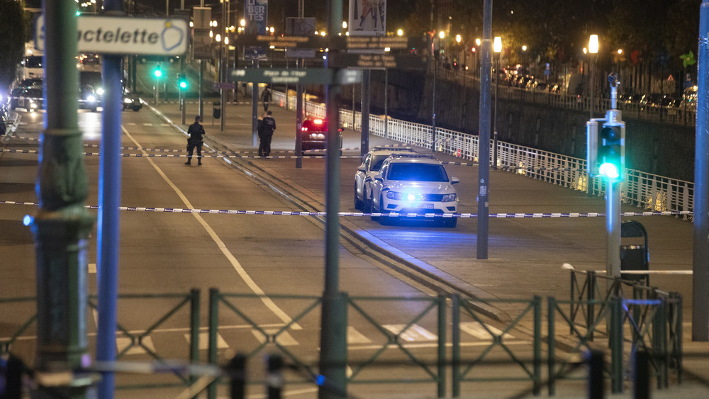 Nach den tödlichen Schüssen in Brüssel wurde der Tatort von der Polizei abgesperrt.