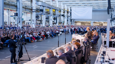 VW Betriebsversammlung zeigt Stand des Sparkurses