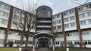 Helios St. Elisabeth Klinik in Hünfeld verschenkt Bücher