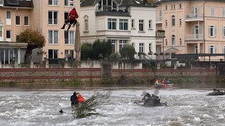 Jugendliche kentern mit Kanu auf Nahe - Rettungshubschrauber-Einsatz