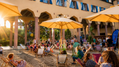Palmen und Sand in Kronberg: Berliner Platz wird Stadtstrand