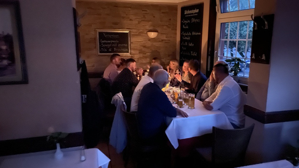 Gemütlich bei Kerzenschein in der Pizzeria Forno D'Oro.