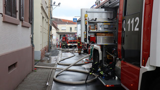 Brand in Sandhausen zerstört Nebengebäude in der Waldstraße
