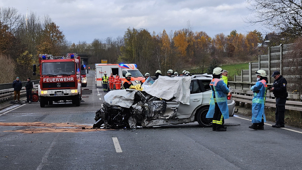 Für den 56-jährigen BMW-Fahrer kam nach dem Unfall auf der B 252 bei Twiste jede Hilfe zu spät.