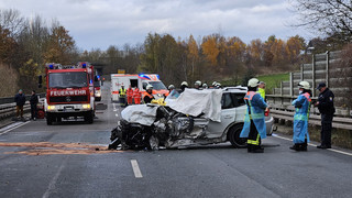 Frontal-Zusammenstoß mit Lkw: 56-Jähriger stirbt bei Twistetal
