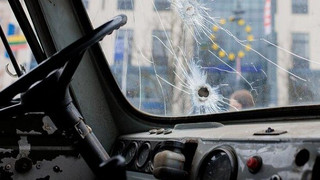 Ukrainischer Krankenwagen mahnt in Gießen gegen Kriegsverbrechen