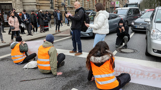 CSU fordert Schnellverfahren: Klimakleber am selben Tag vor Gericht