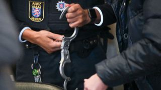 Nach etlichen Raubüberfällen fünf Verdächtige in Hanau festgenommen