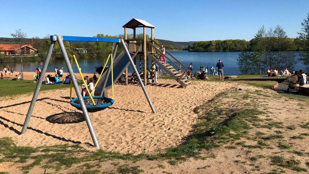 Niedernberg: Honisch Beach Spielplatz