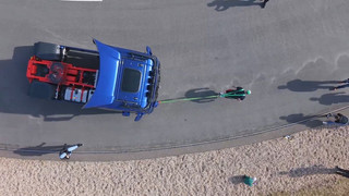 In 966 Metern zum Weltrekord: Lkw-Ziehen mit bloßer Kraft