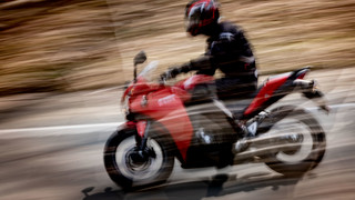 Motorrad-Rowdy auf der A3: Raser entkommt