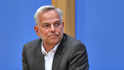 AfD siegt, bleibt wohl außen vor