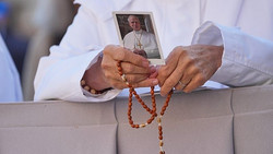 Papst Leo XIV: Vatikan meldet "gute Nacht“ nach Lungen-OP im Krankenhaus