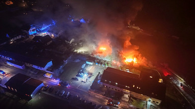 Millionenschaden bei Brand in Autowerkstadt in Steinau