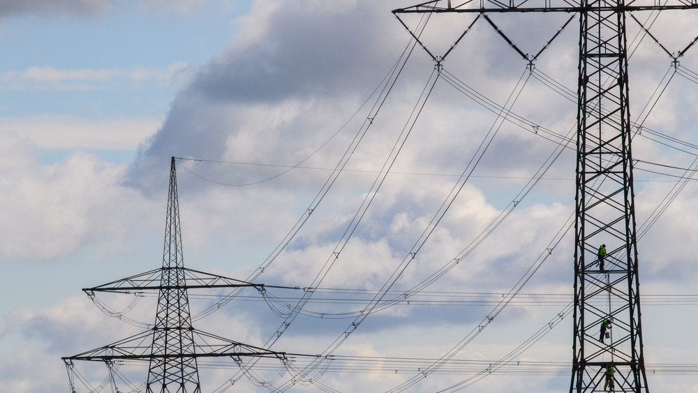 Der Stromnetz-Ausbau sorgt im kommenden Jahr für höhere Netzumlagen.