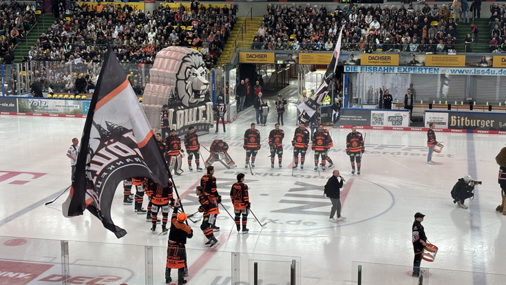 Löwen Frankfurt in der DEL im Saisonspiel 3:4 gegen Nürnberg