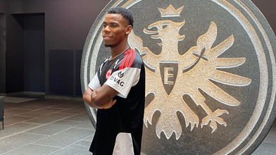 Eintracht-Neuzugang Onyedika: "Bin beim Club meiner Träume"