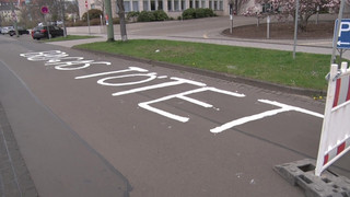 Staatsschutz ermittelt: Schmiererei vor Wintershall Dea in Kassel