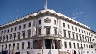 Landtagsabgeordnete in Hessen: Ab Juli bekommen sie mehr Geld