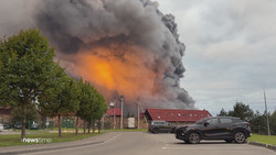 Lager von Russen-Versandriese in Flammen