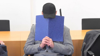 Prozessbeginn für Dreifachmord: Mann soll drei Nachbarn getötet haben