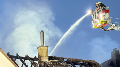 Brand in Kelkheim: 3 Verletzte und Millionenschaden