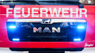 Frankfurt-Gallus: Feuerwehr rettet Person aus brennendem Haus