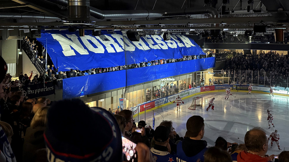 Die Kassel Huskies stehen nach vier Siegen gegen Freiburg im Halbfinale der DEL2.