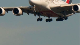 Nahost-Konflikt: Erstes Flugzeug aus Dubai in Frankfurt gelandet