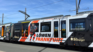 Löwen-U-Bahn in Frankfurt - die neue Bahn im Eishockey-Look