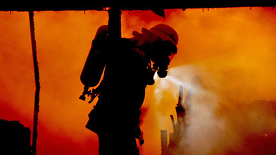 Feuer Flieden-Rückers: Landwirtschaftliches Anwesen brennt