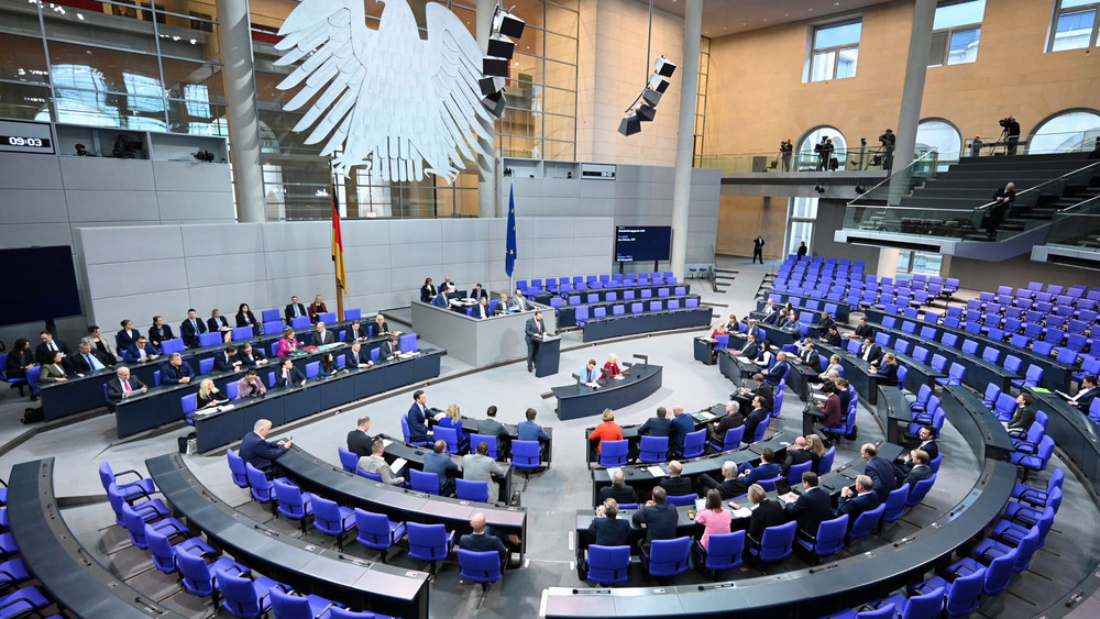 Pendler, Gastro, Ehrenamt: Bundestag beschließt Entlastung