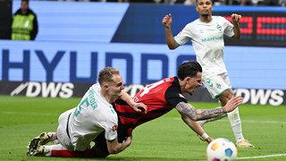 Zwei Spieler sehen glatt Rot: Eintracht Frankfurt mit 1:1 gegen Bremen