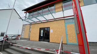 Hungen: Chaos nach gesprengtem Geldautomaten