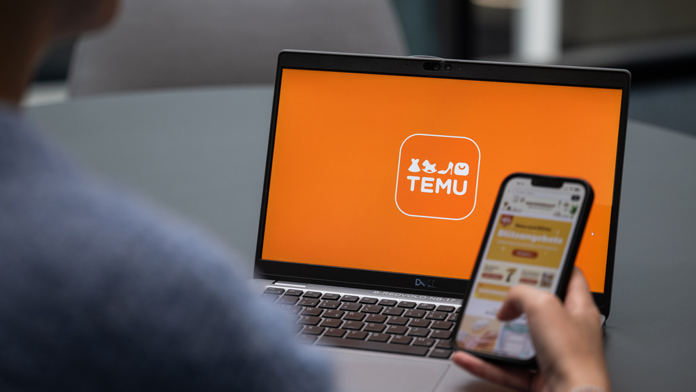 Sie locken mit fragwürdigen Rabatten und manipulativen Designs - chinesische Shopping-Apps wie Temu (Symbolbild). 