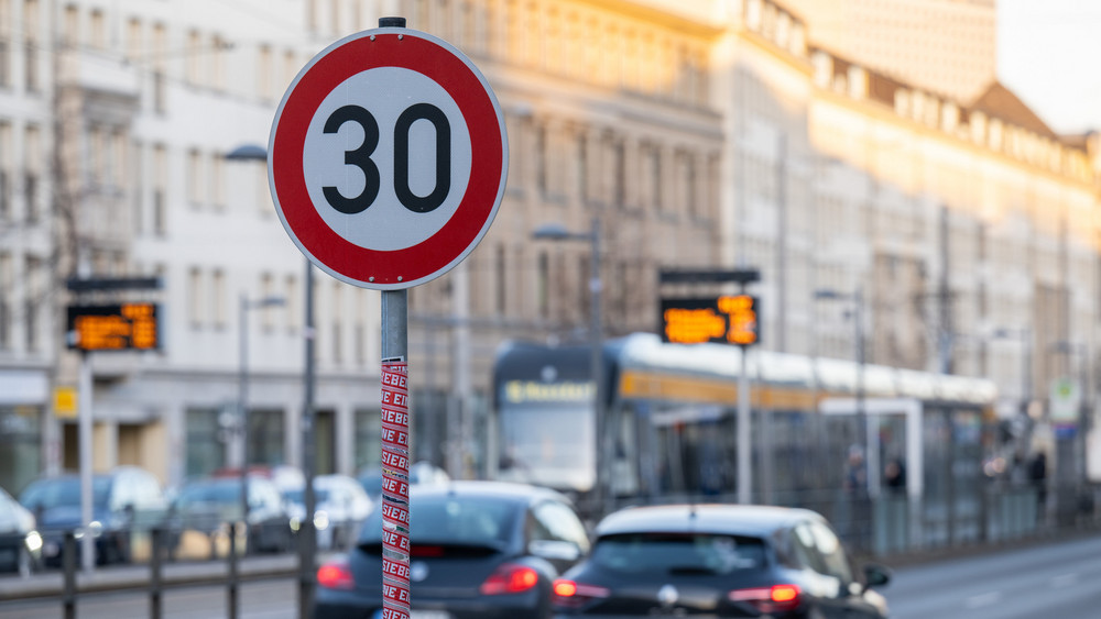 Bundesverkehrsminister Wissing hat die Forderung vieler Städte zurückgewiesen, flächendeckend Tempo 30 als Regelgeschwindigkeit festzulegen.