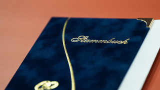 Erste digitale Kollegin in Hanau: KI Emma hilft im Standesamt