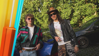 Lässig und ein wenig frech: Die 80er Jahre Clique