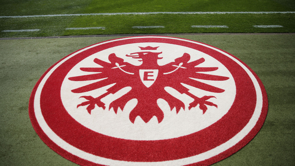 Nach den Rücktritten von Philip Holzer und Stephen Orenstein ordnet sich die Führungsebene bei Eintracht Frankfurt neu. 