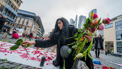 Iran-Proteste in Frankfurt: 600 Demonstranten auf der Straße