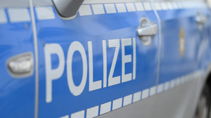 Polizeieinsatz in Wiesbaden: Frau beißt Polizist ins Bein