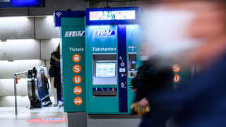 Mit Tageskarte das ganze Wochenende fahren: RMV bietet Oster-Ticket an