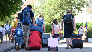 Urlaub 2023 wird teurer - So sparen die Gießener